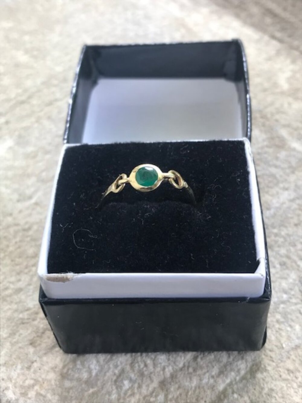 Scosha Solid Gold Chain Ring with Emerald